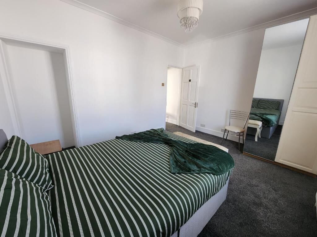 Blackout curtains, soundproofing, free WiFi