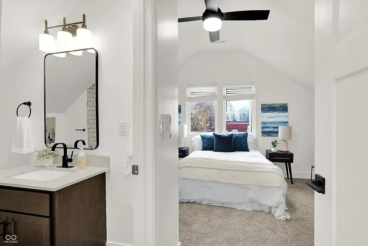 Iron/ironing board, travel crib, WiFi, bed sheets