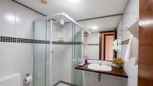 Basic Apartment | Bathroom - Apt. in Condo. w/ Pool & BBQ Cvc0010 (Camaçari)