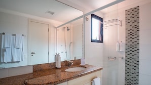 Basic Apartment | Bathroom - Studio With Balcony in a Cond. With Pool Jbv0432 (Florianópolis)