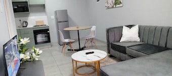 Your Exclusive PMB Escape - Sleeps 2 - uninterrupted Wi-Fi