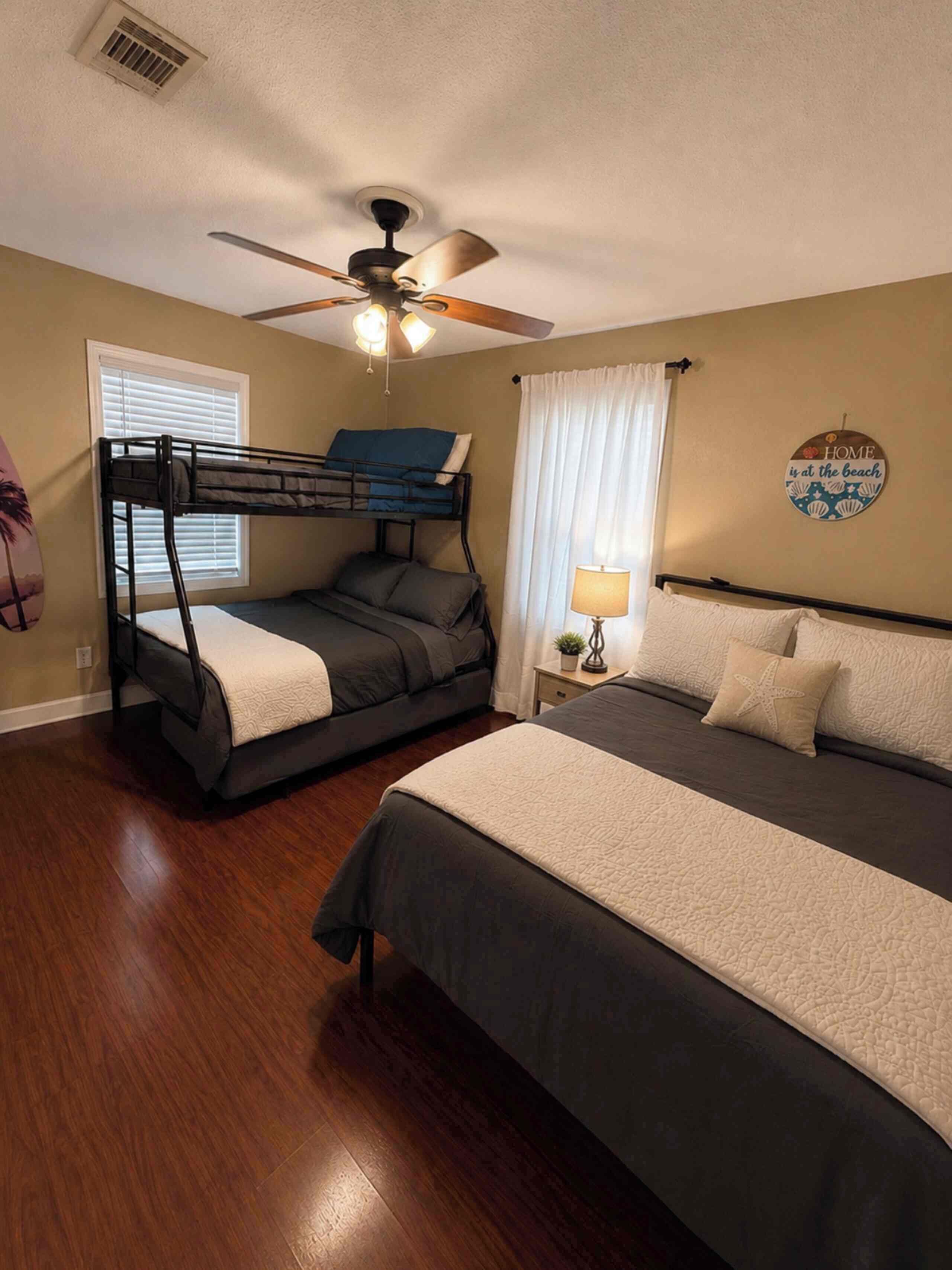 3 bedrooms, iron/ironing board, WiFi, bed sheets