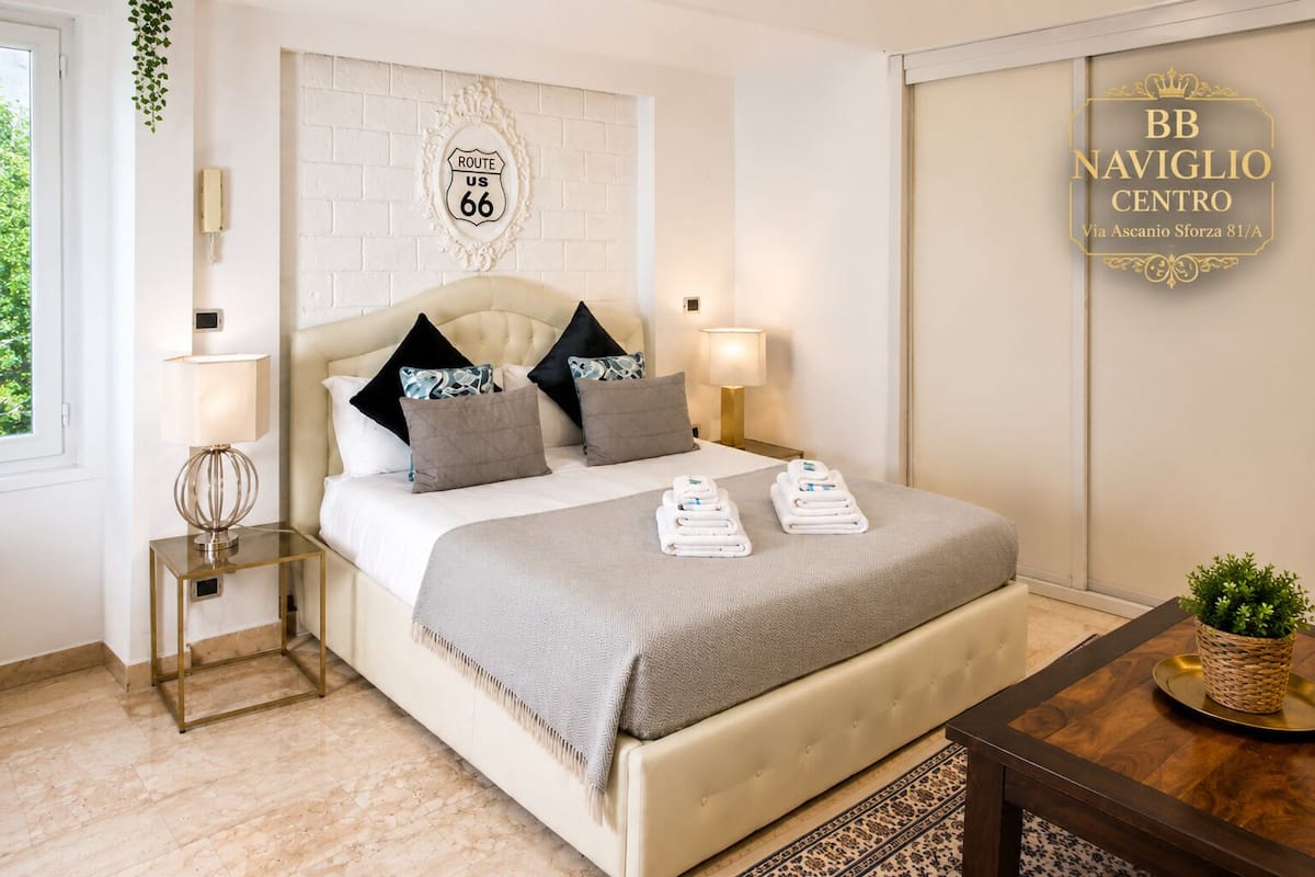 Suite junior, no fumadores, vistas al patio | Escritorio y wifi gratis