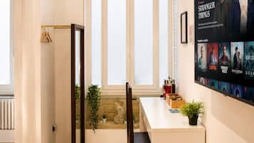 Chambre Deluxe, non-fumeur, vue sur la cour intérieure | Restauration