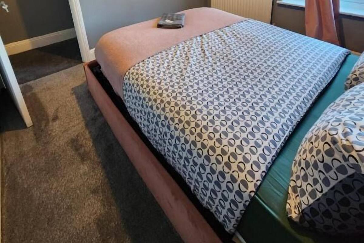 Habitación doble Deluxe, vista a la ciudad | Cortinas blackout, insonorización y wifi gratis 