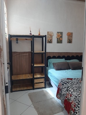1 bedroom, WiFi, bed sheets
