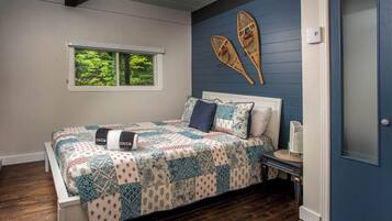 3 bedrooms, WiFi (free), bed sheets