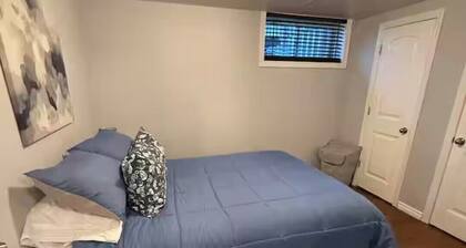 2 BD Apartment-Sleeps 5
Near Stonefields Estate & Mississippi River, Heated Pool
