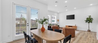 Modern 3BR Retreat Near East Downtown, Convention Center & Stadiums