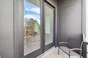 Unclassified image, 4 of 25, button - Modern 3BR Retreat Near East Downtown, Convention Center & Stadiums (Houston)