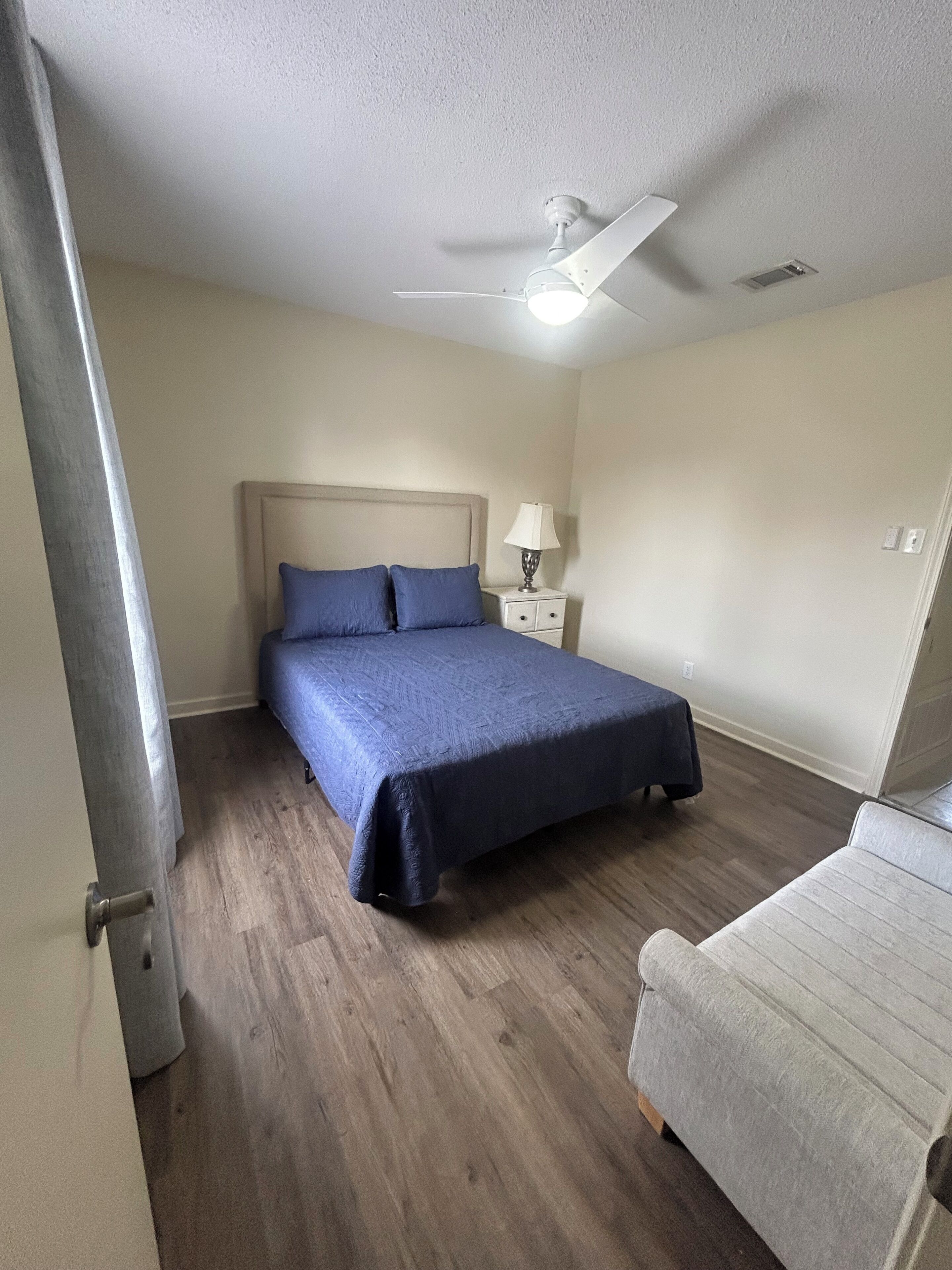 4 bedrooms, iron/ironing board, travel crib, WiFi (free)