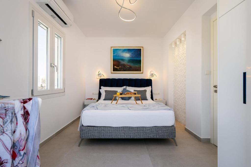 In-room safe, soundproofing, iron/ironing board, WiFi (free)