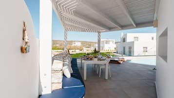 Elite Villa, Sea View | Outdoor dining