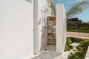 Elite villa, uitzicht op zee | Terrein van de accommodatie