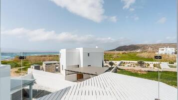 Deluxe Villa, Partial Sea View | Property grounds