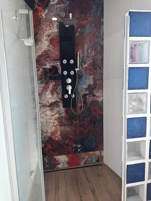 Bathroom - Room in a private home: 15 min. from Lux-City (Kopstal)