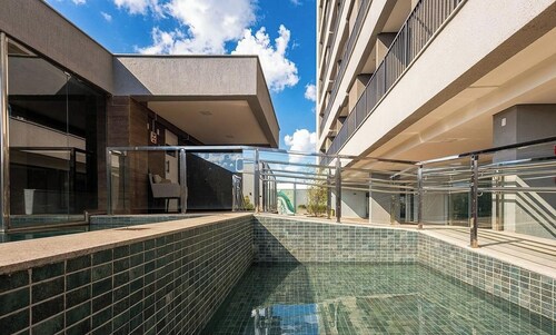 Apt. in Condo. w/ Pool & City View Grla1202