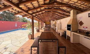 Basic Studio | Outdoor dining