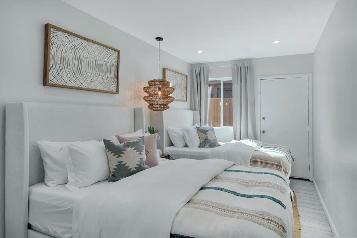 7 bedrooms, desk, iron/ironing board, free WiFi