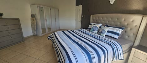 3 bedrooms, in-room safe, iron/ironing board, free WiFi