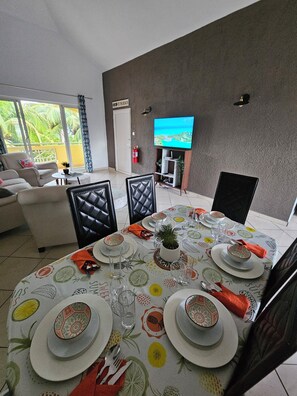 Dining - Le Coin Grenadier (Flic en Flac)