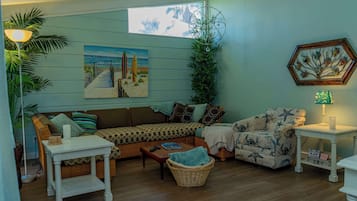 House, Multiple Beds, Garden View (Caribbean Vibes Entire Duplex) | Living area