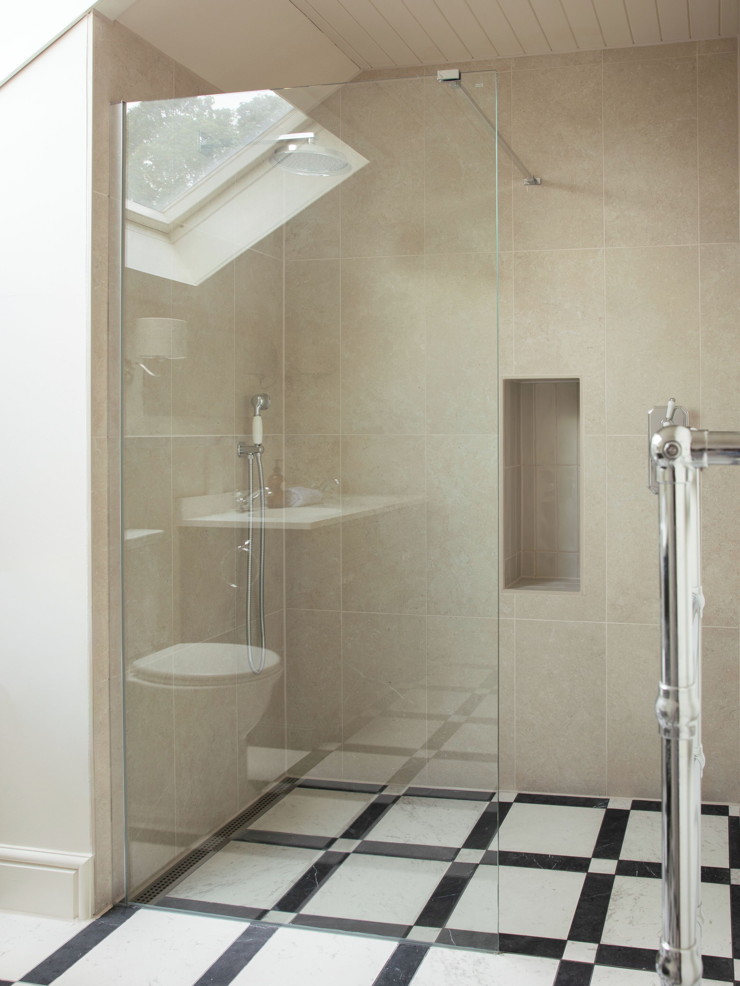 Dusche, Handtücher, Seife, Toilettenpapier