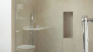 Dusche, Handtücher, Seife, Toilettenpapier