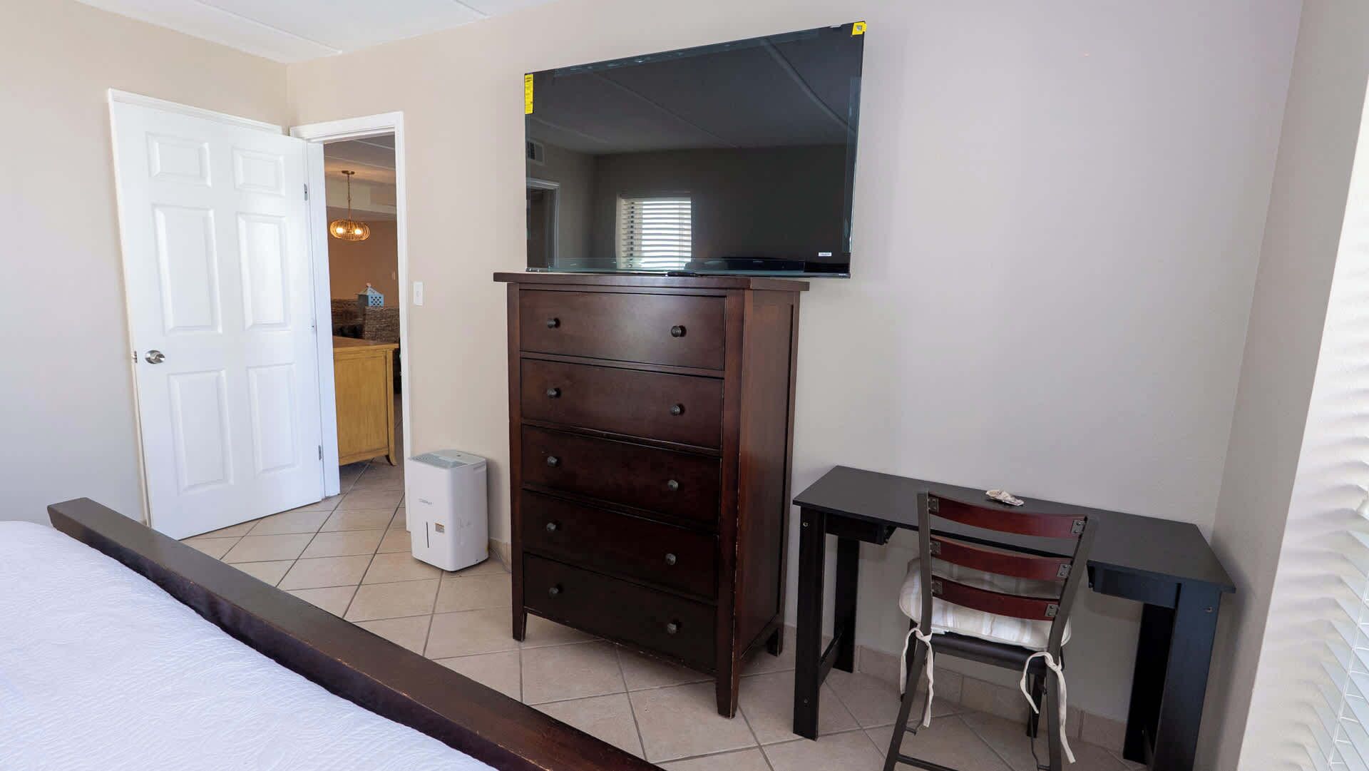 3 bedrooms, individually decorated, individually furnished