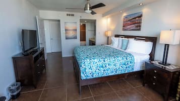 Apartamento, varias camas, vistas al mar (Saida Royale 9114) | 2 dormitorios, escritorio, espacio para trabajar con un portátil
