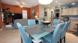 Dining - 2BR Pool, 200 Steps to Beach, High Ceilings SPI (South Padre Island)