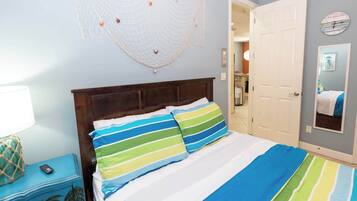 Apartment, Mehrere Betten, Poolblick (Pueblo de Padre II #2) | 2 Schlafzimmer, individuell dekoriert, individuell eingerichtet