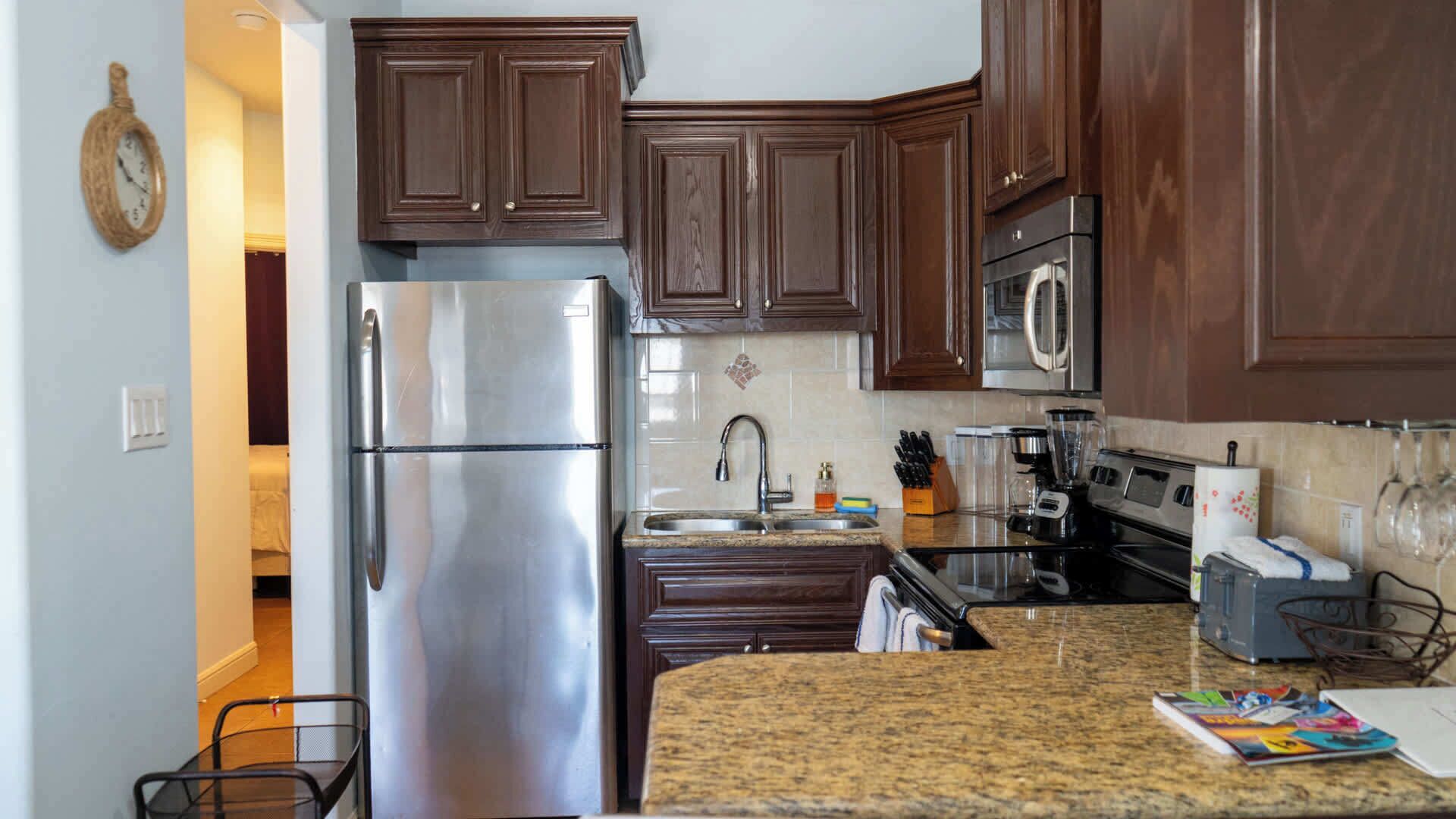Apartment, Multiple Beds, Pool View (Retreat on Pike) | Private kitchen