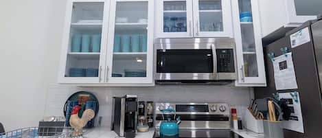 Apartment, Multiple Beds, Pool View (Las Verandas #102) | Private kitchen