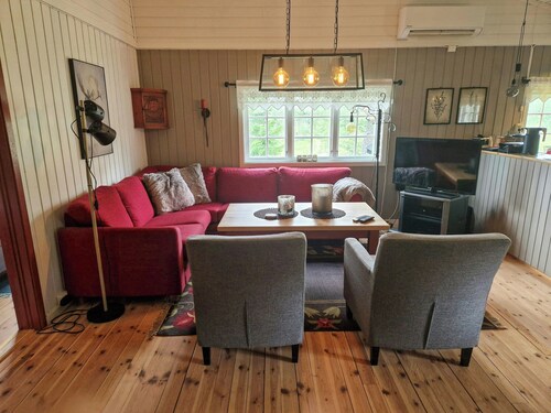 Sunny cabin with views of Gaustaknea