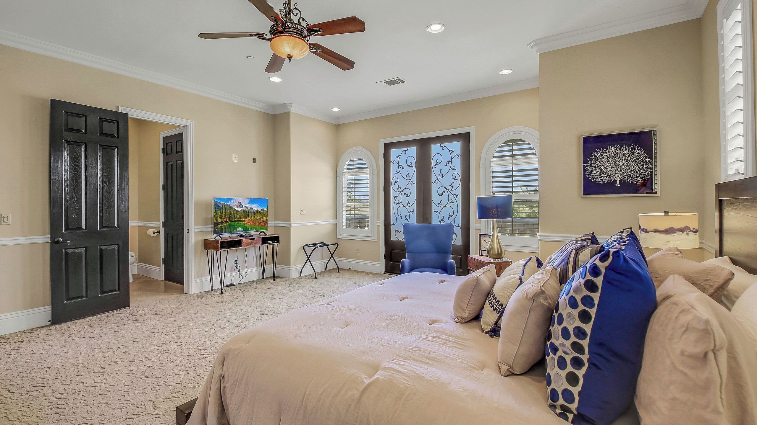 House (5 Bedrooms) | Interior