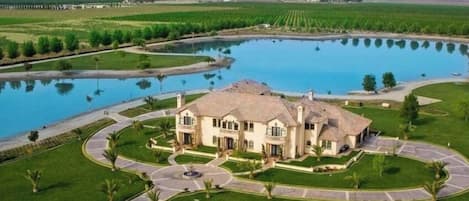 บ้านพัก (5 Bedrooms) | ด้านหน้าที่พัก