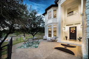 Outdoor dining - Luxury 7BR - Heated Pool, Hot Tub, Pet Friendly (Austin)