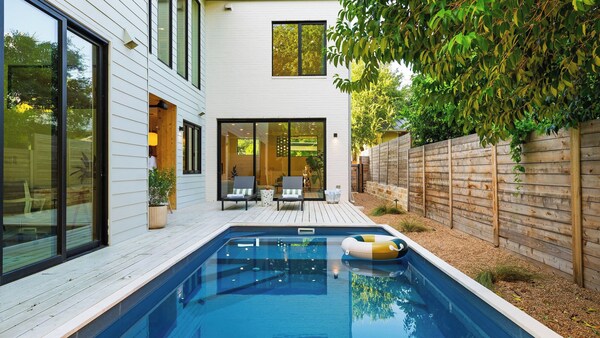 Elizabeth House By Avantstay Saltwater Plunge Pool + Casita + Firepit - Austin, TX