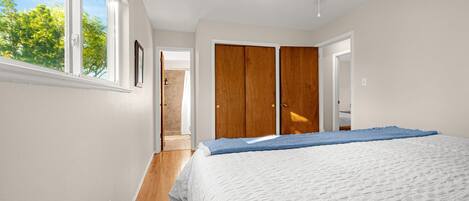 4 chambres, fer et planche à repasser, Wi-Fi, draps fournis