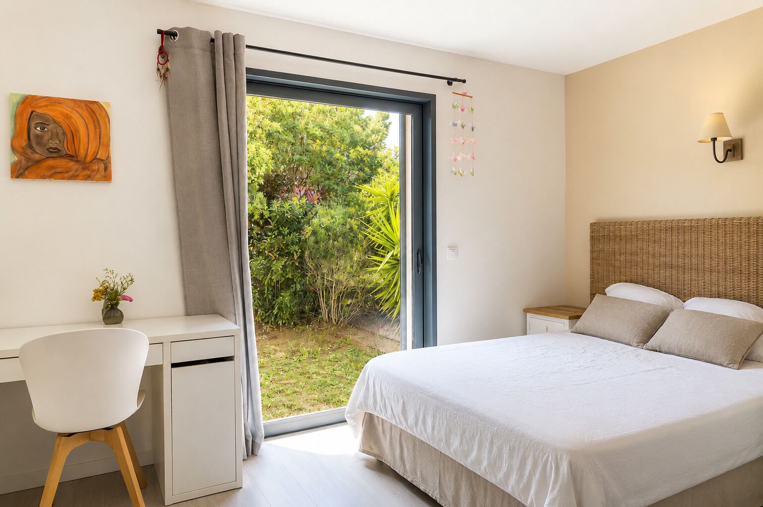 3 Schlafzimmer, Schreibtisch, Bügeleisen/Bügelbrett, Reisekinderbett