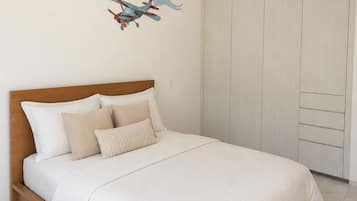 Luxury Condo, 3 Bedrooms, Balcony | Free WiFi