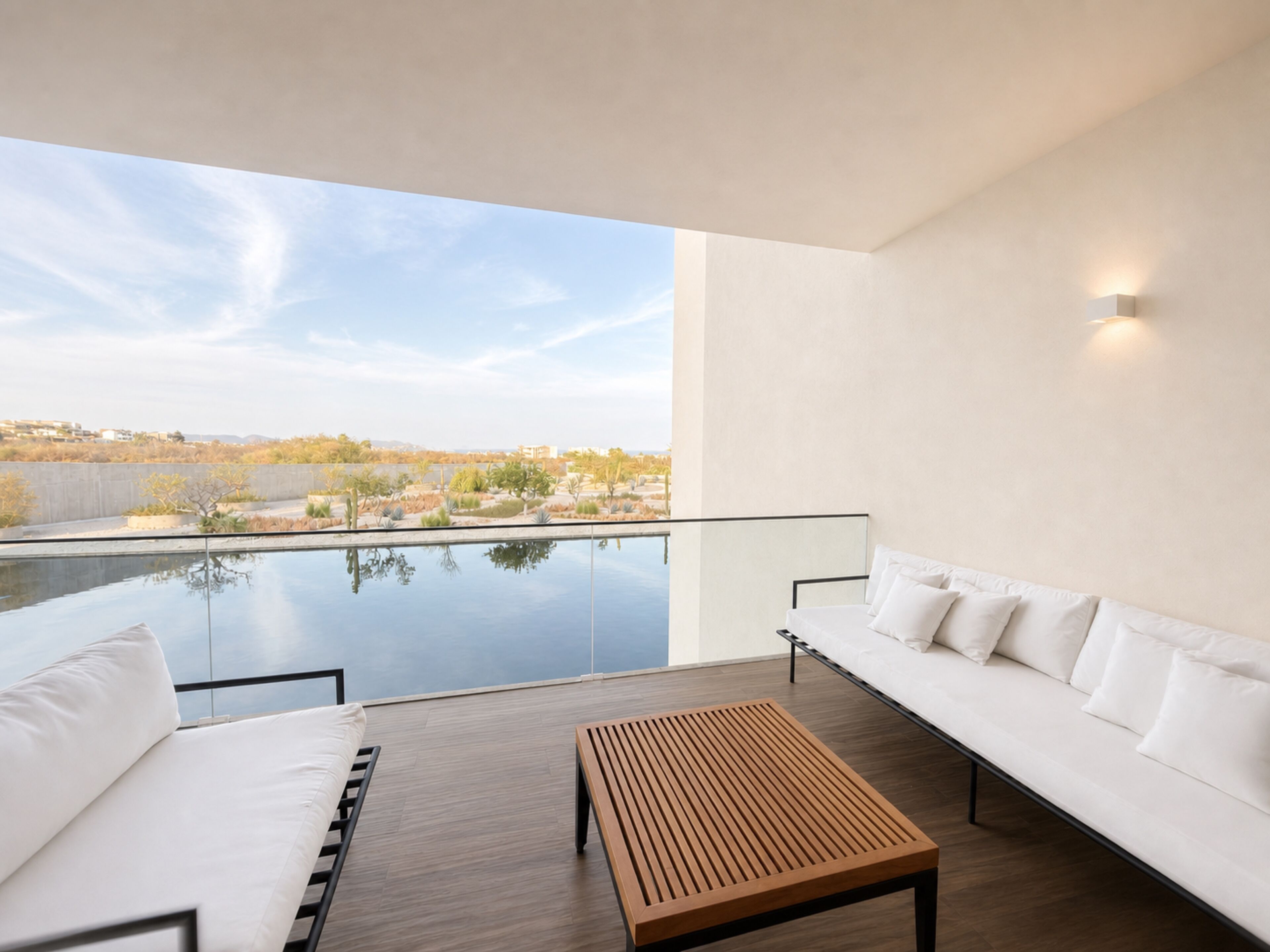 Condo Cao cấp, 3 phòng ngủ, ban công | Hiên