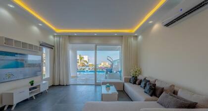 unique villa with heated pool and Spa