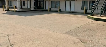 Good Knight Inn Motel