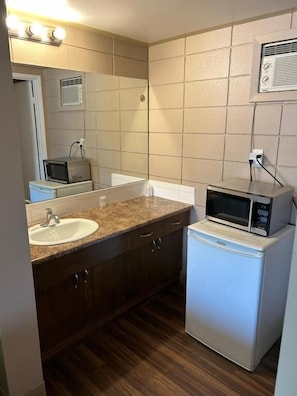 Interior - Good Knight Inn Motel  (Lloydminster)