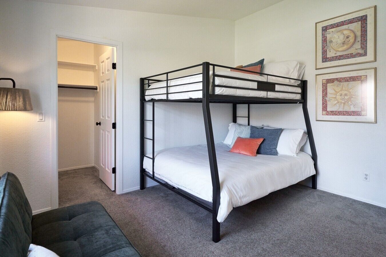 3 bedrooms, desk, iron/ironing board, travel crib
