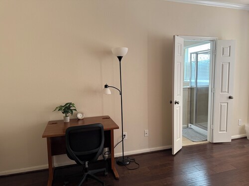 Tranquil 3-bedroom Home in Cypress-Houston Texas