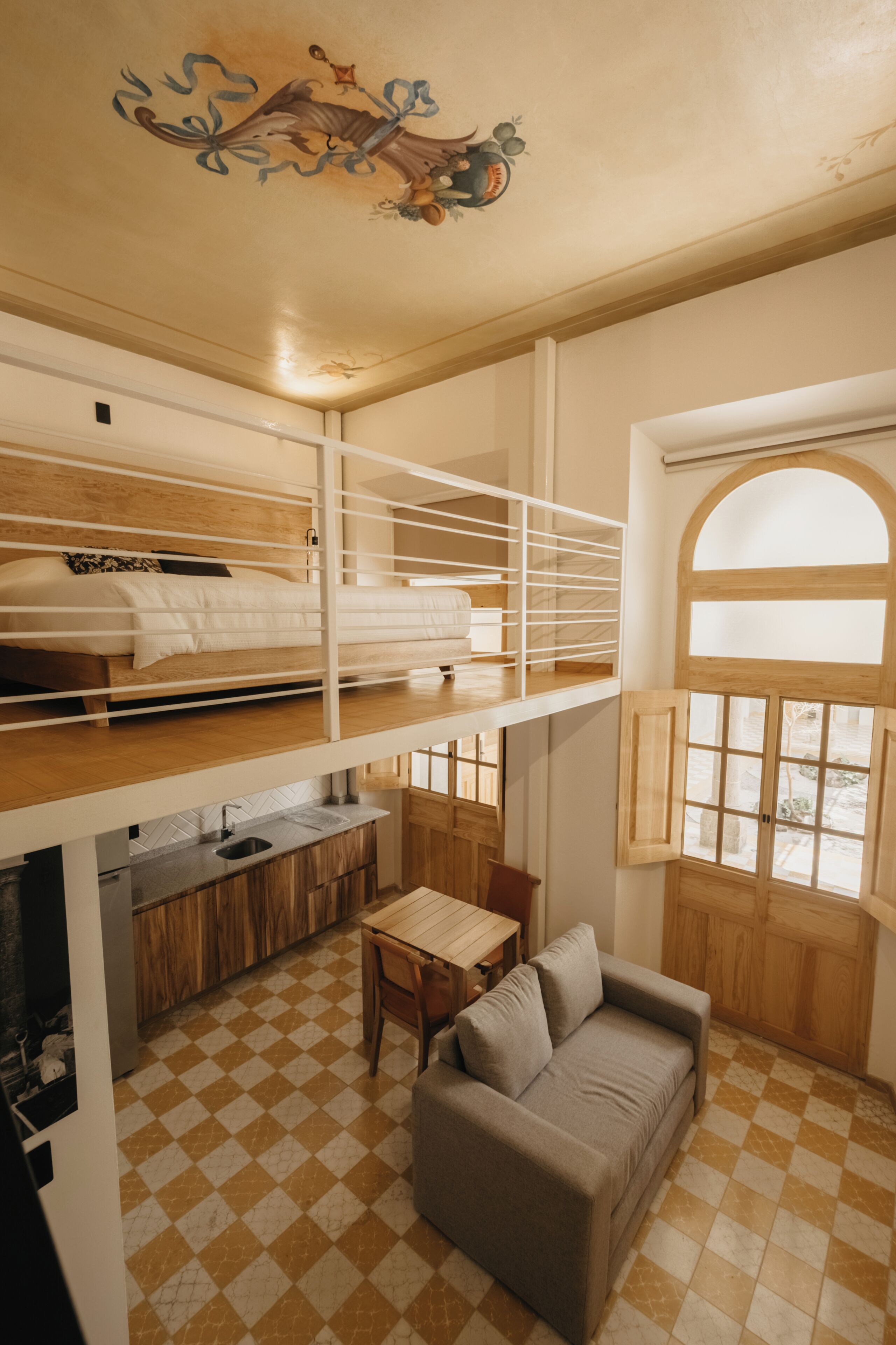 Deluxe Loft | In-room safe, iron/ironing board (on request), WiFi (free)