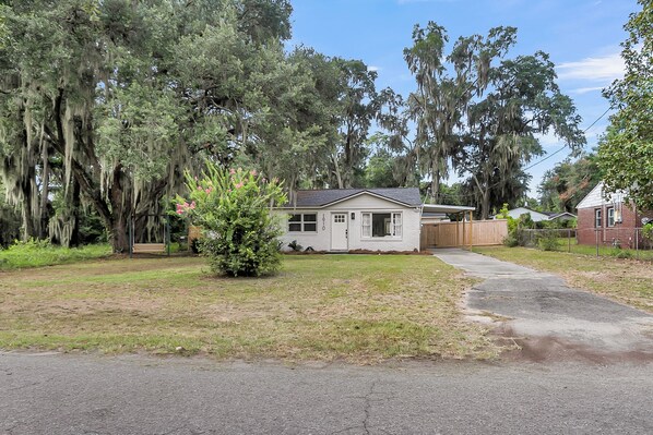 Property grounds - (Beaufort)